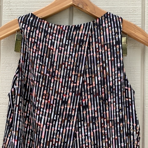 White HOUSE BLACK MARKET Printed Petal-Back Tank - Picture 7 of 10